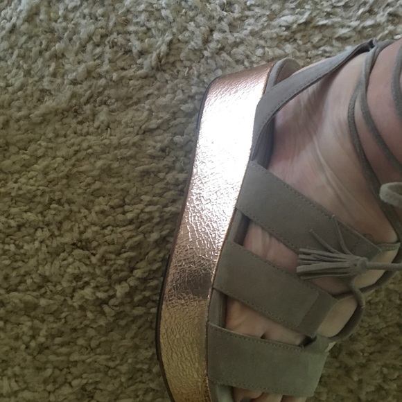 Kennel & Schmenger Taupe and Rose Gold Gladiator! - Picture 4 of 7